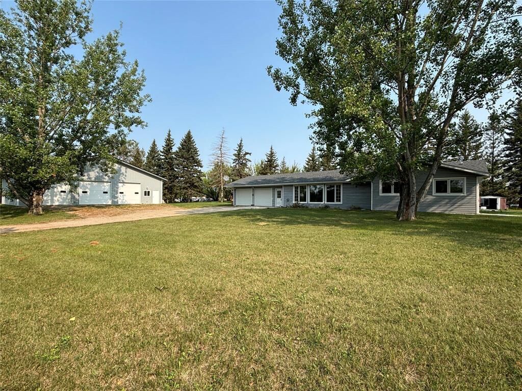 Property Photo: 432 Park Street East MB R0K 1G0