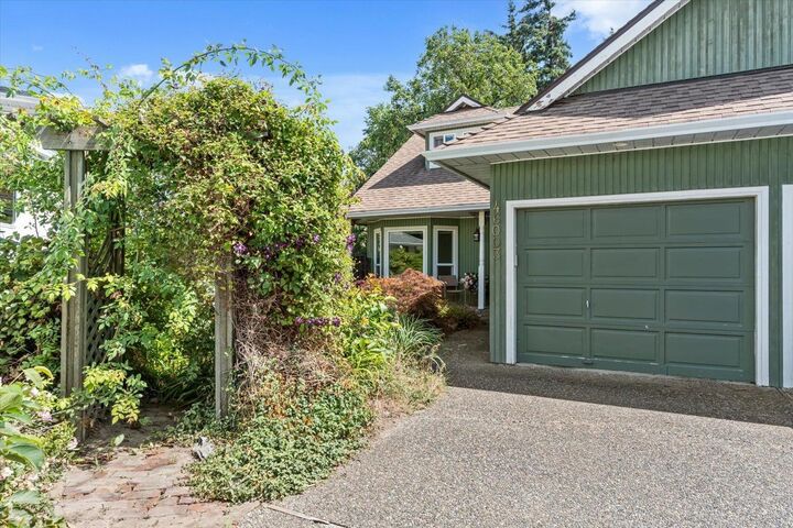 Property Photo: 46003 Ivy Avenue BC V2R 2C5
