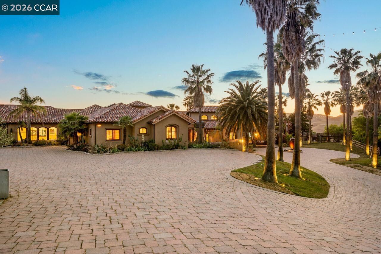 Property Photo: 1615 Lawrence Rd CA 94506