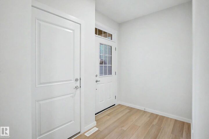 Property Photo:  5435 Hawthorn Run SW  AB T6X 3K5 