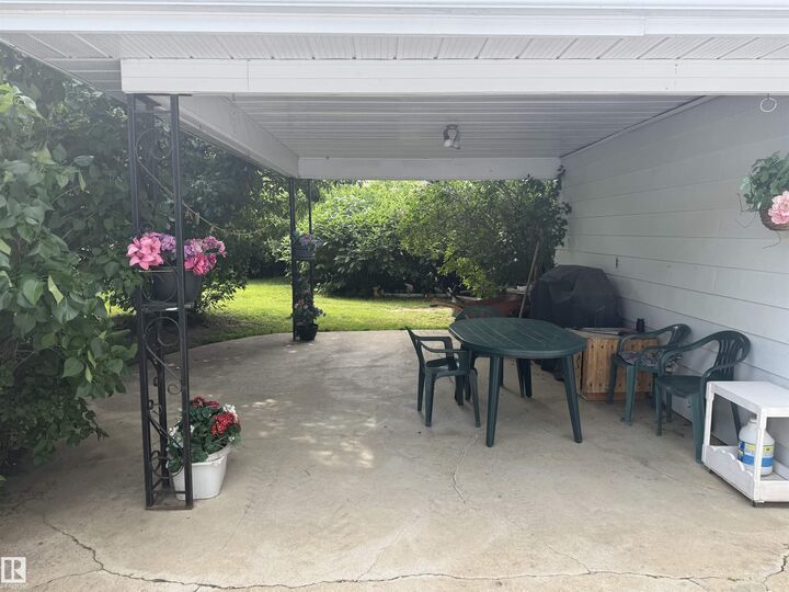 Property Photo: 6014 50 Street AB T9C 1H4