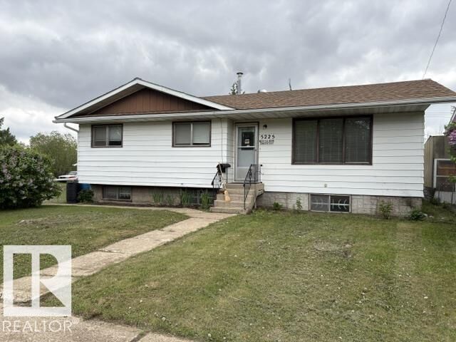 5225 47 Street — photo 1