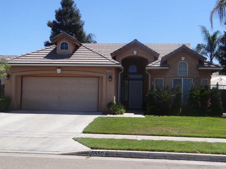 Property Photo:  5550 N Cresta Avenue  CA 93723 