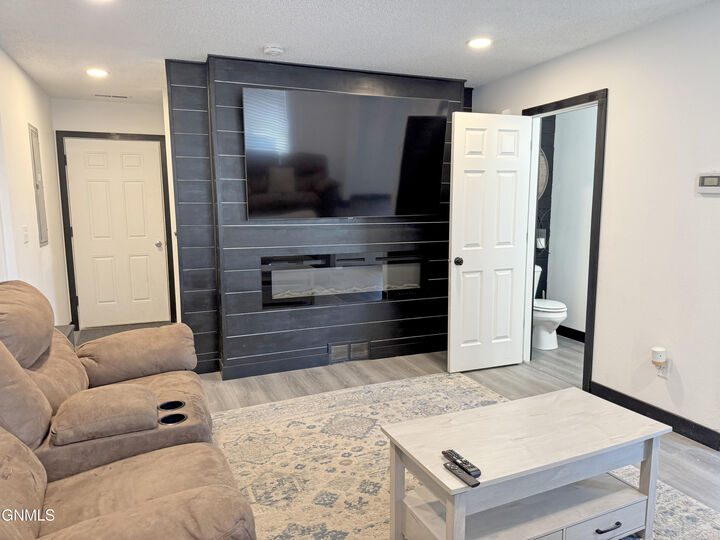 Property Photo:  6446 Reily Road  ND 58504 