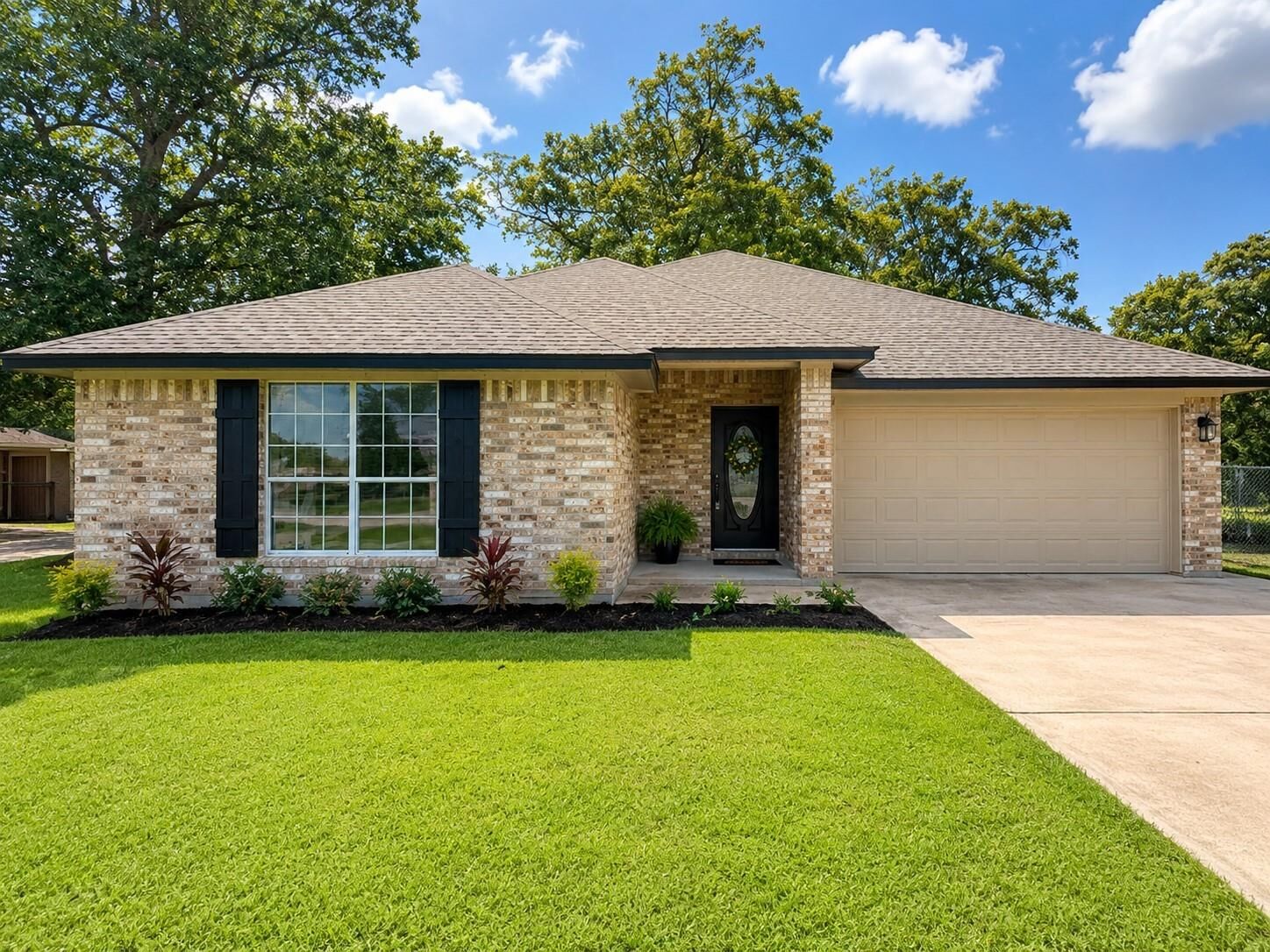 Property Photo: 216 Sleepy Hollow Drive TX 77566