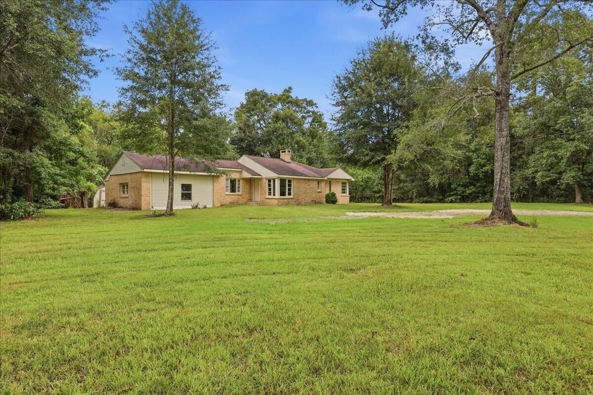 Property Photo:  985 Hwy 12 E  TX 77632 