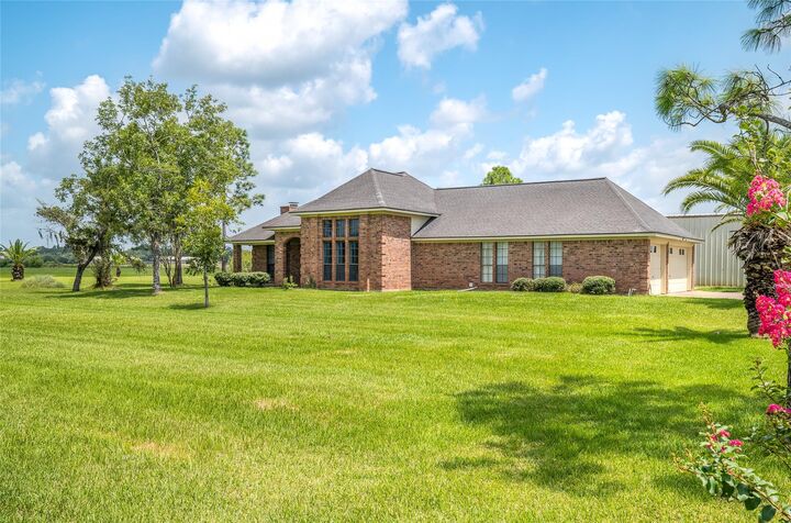 Property Photo: 200 Eagle Road TX 77422