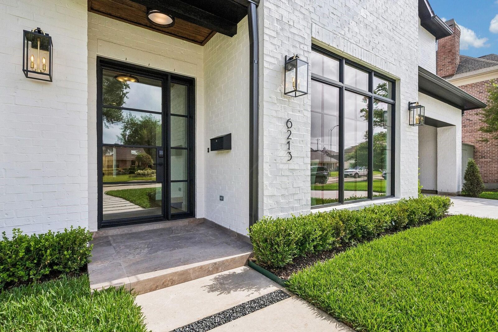 Property Photo:  6213 Overbrook Lane  TX 77057 