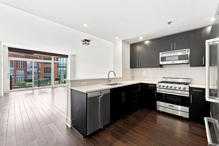 Property Photo: 1100 Maxwell Lane 516 NJ 07030