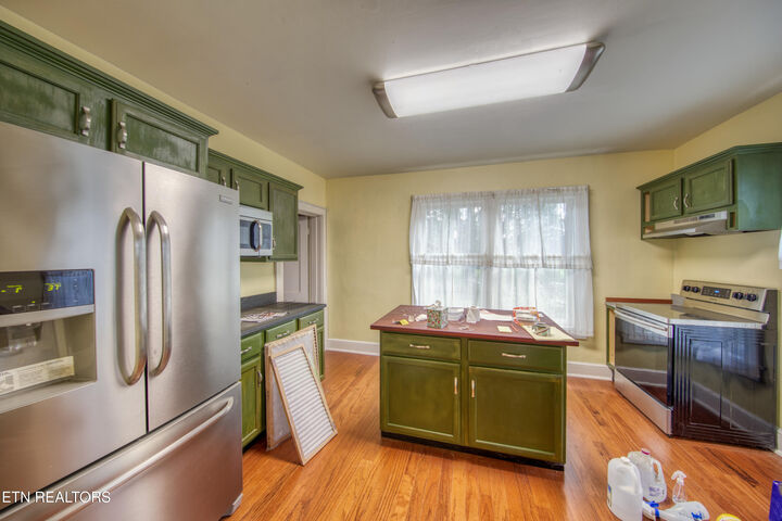 Property Photo: 711 W Jefferson St TN 37760