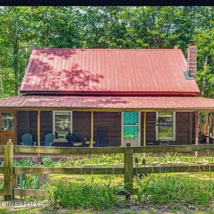 Property Photo:  360 Joe Barnett Rd  TN 38556 