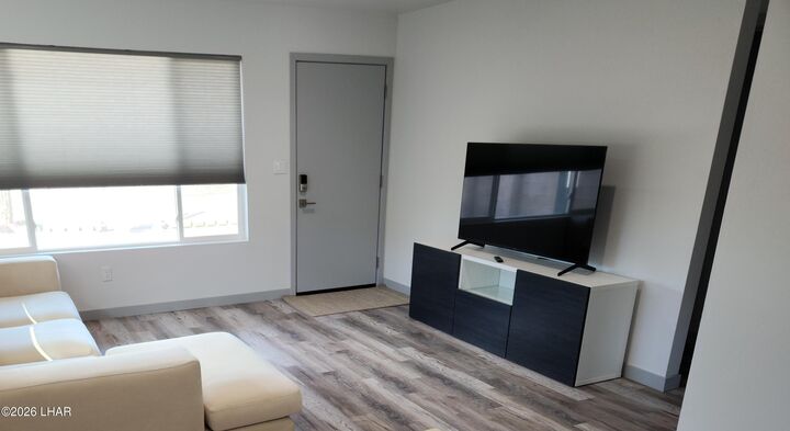 Property Photo:  410 Hummingbird Dr 2  AZ 86403 