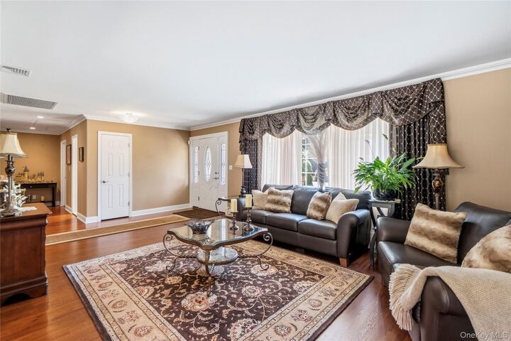 Property Photo:  14 Hickman Street  NY 11791 