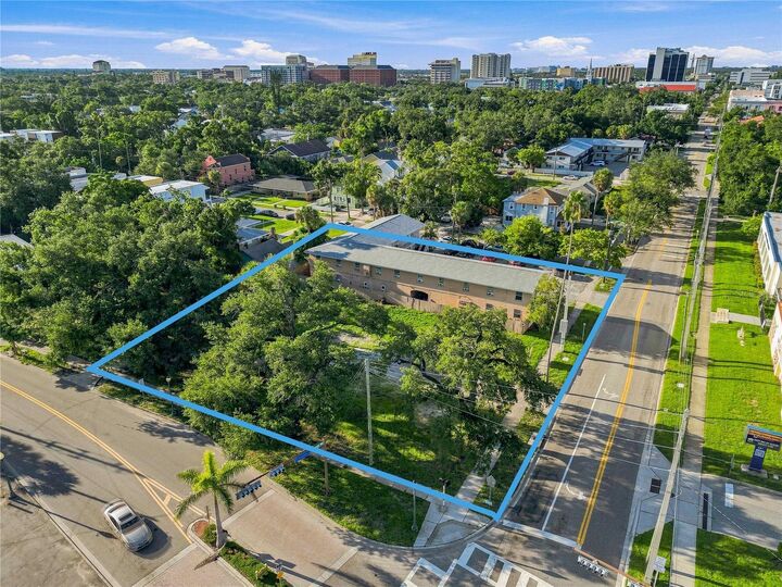 Property Photo: 918 Orange Avenue FL 34236