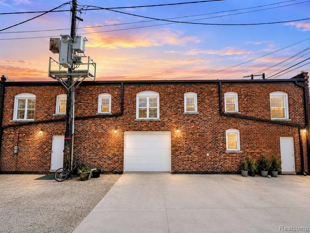 Property Photo:  681 W Canfield Street  MI 48201 1139 