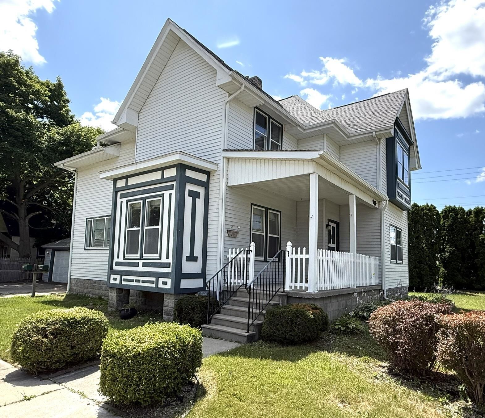 Property Photo:  914 Cass Avenue  MI 48708 