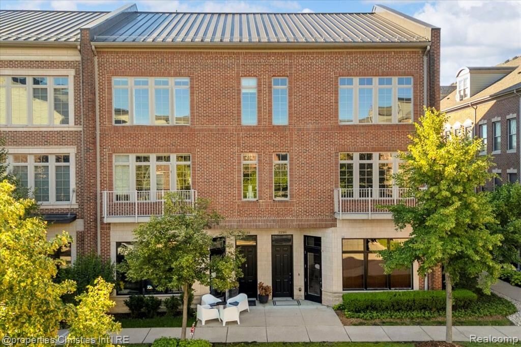 Property Photo: 2222 Attard Street MI 48009 6814