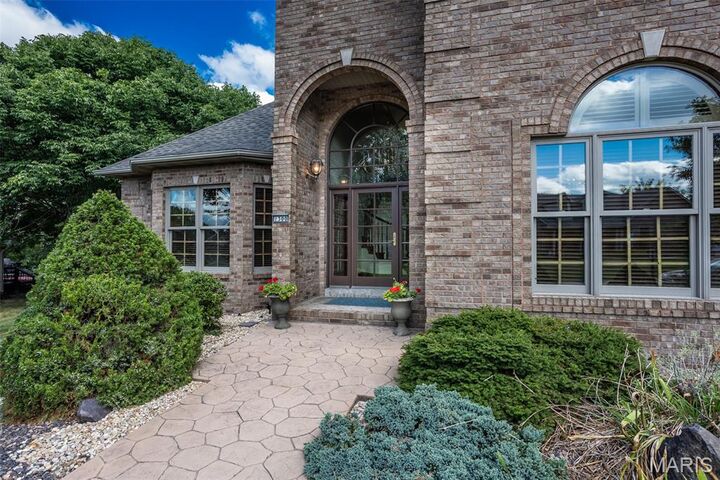 Property Photo: 1300 White Oak Trail IL 62035