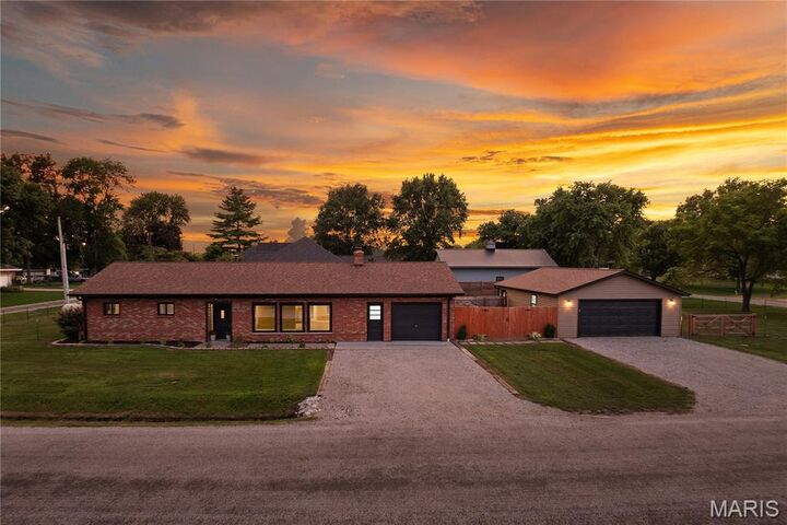 Property Photo:  8435 Prairietown Road  IL 62097 