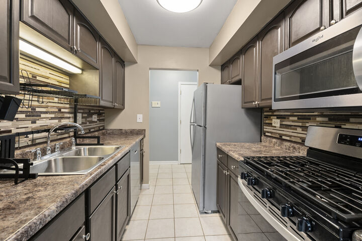 Property Photo:  2214 Country Club Drive 2  IL 60517 