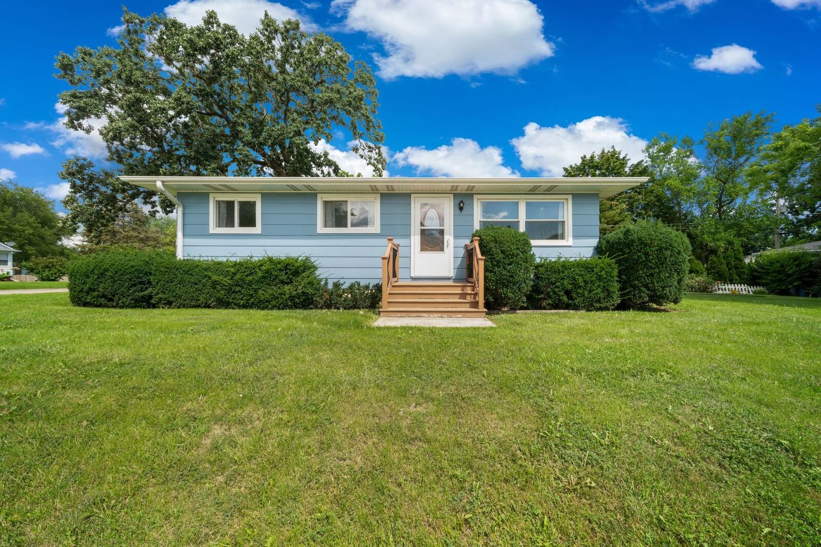 Property Photo:  2045 Gabriel Avenue  IL 60099 