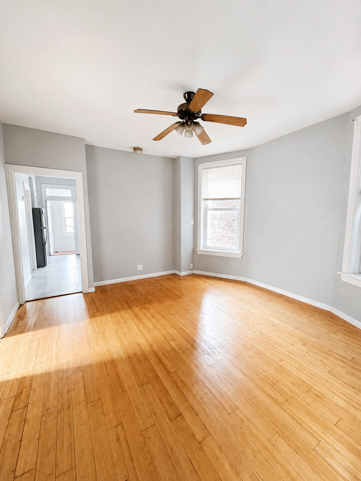 Property Photo: 4112 W Wellington Avenue IL 60641