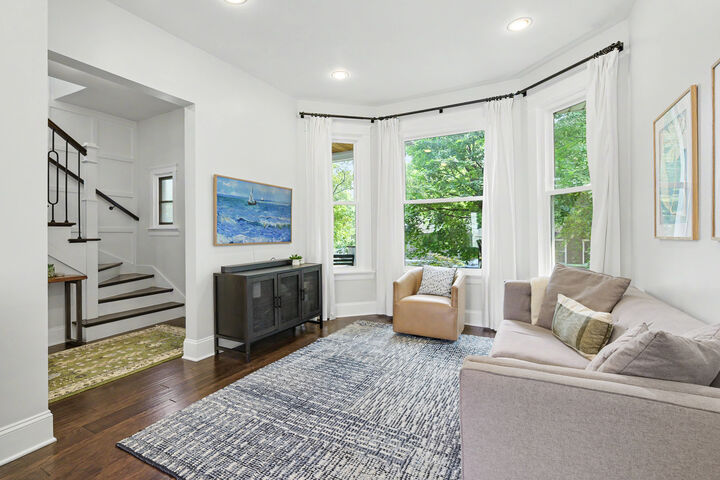 Property Photo: 2254 N Central Park Avenue IL 60647
