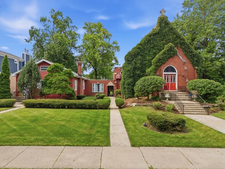 Property Photo:  6248 N Avondale Avenue  IL 60631 