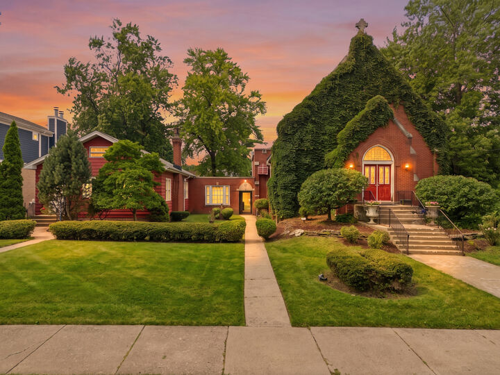 Property Photo: 6248 N Avondale Avenue IL 60631