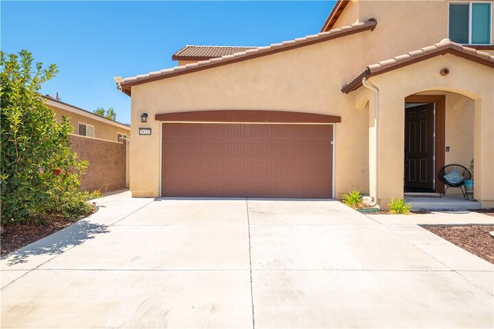 Property Photo:  29233 Windflower  CA 92530 