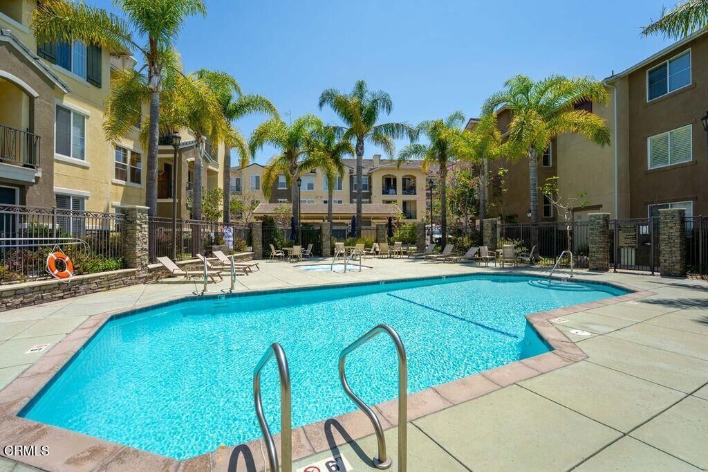 Property Photo:  6287 Turnstone Street 4-202  CA 93003 