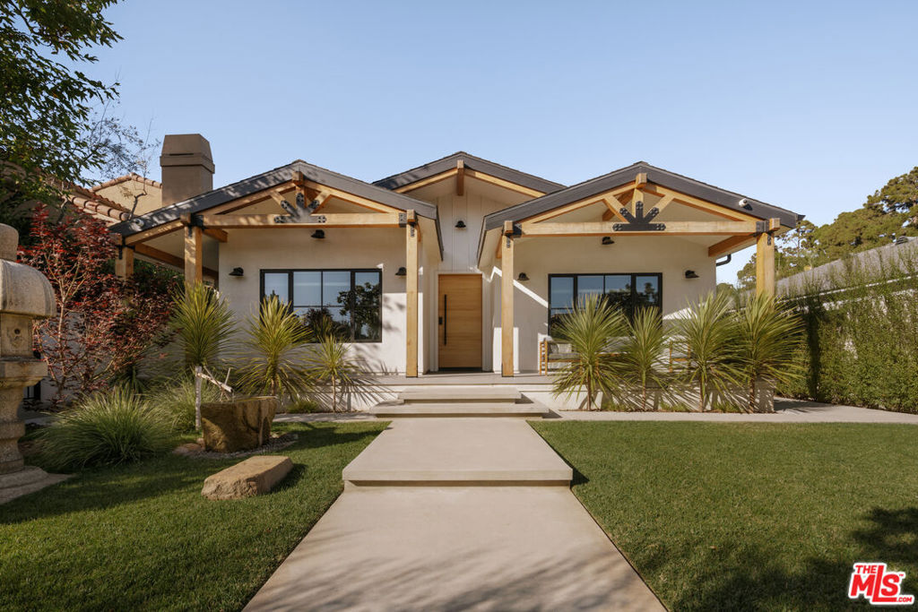 Property Photo:  363 22nd Street  CA 90402 