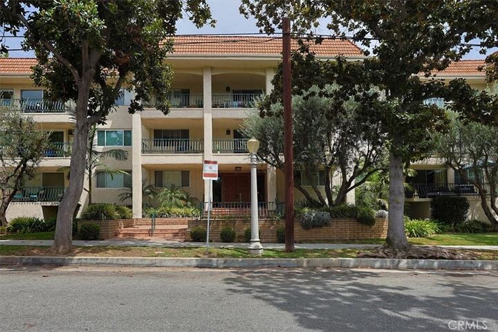 Property Photo: 420 S Madison #109 Avenue CA 91101