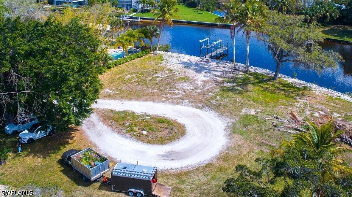 Property Photo:  27201 Del Lane  FL 34135 