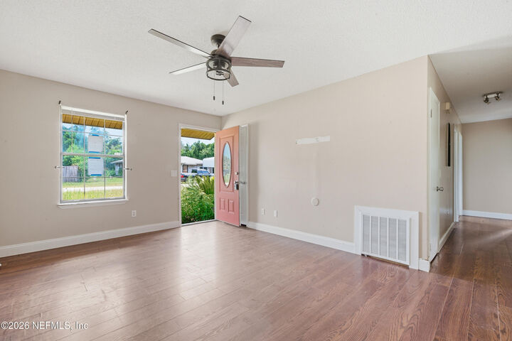 Property Photo: 244 SE Arapahoe Lane FL 32025