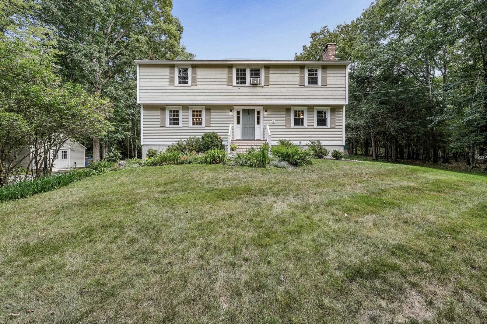 Property Photo: 33 Ffrost Drive NH 03824