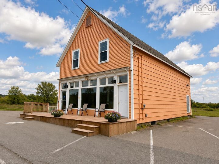 152 Main Street — photo 1