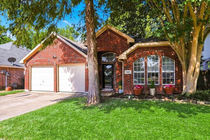 Property Photo: 1621 Nicole Lane TX 75040