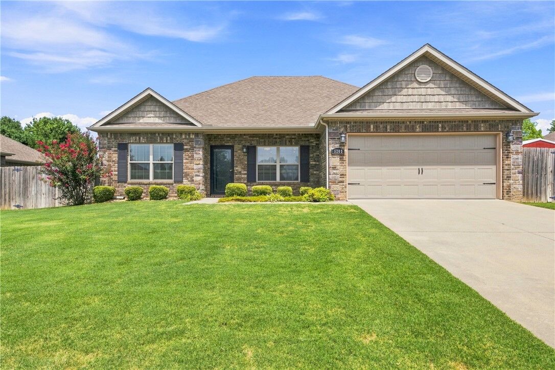 Property Photo: 5203 W Cross Creek Boulevard AR 72758