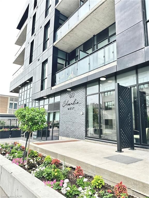 Property Photo:  60 Charles Street 1402  ON N2G 0C9 
