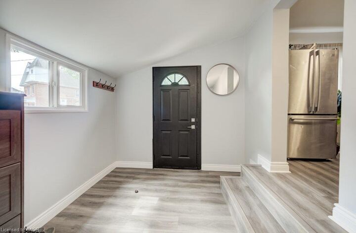 Property Photo: 38 Rose Avenue ON N3S 2M2