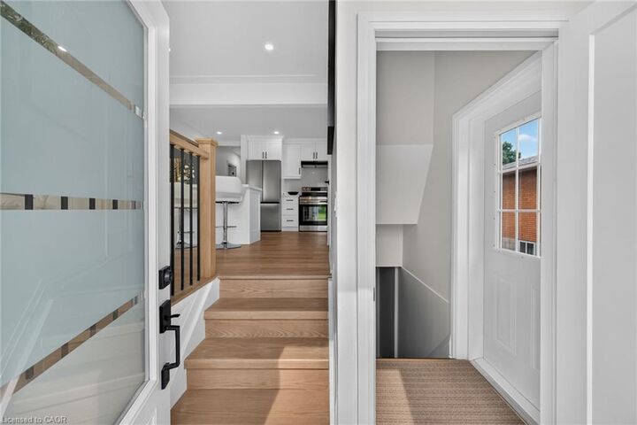 Property Photo:  40 Purdy Crescent  ON L9A 3B3 