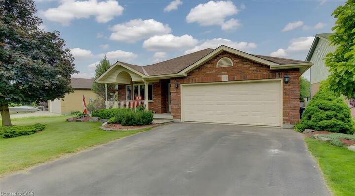 Property Photo: 599 Coldstream Drive ON N2V 2H3
