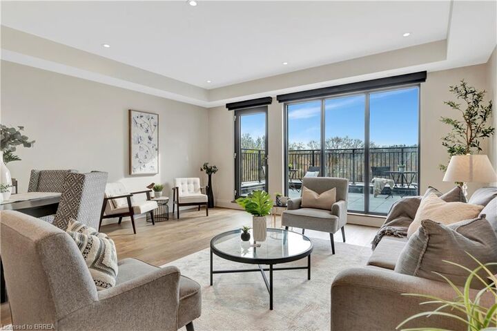 Property Photo: 7 Grand River Street N 204 ON N3L 2L9