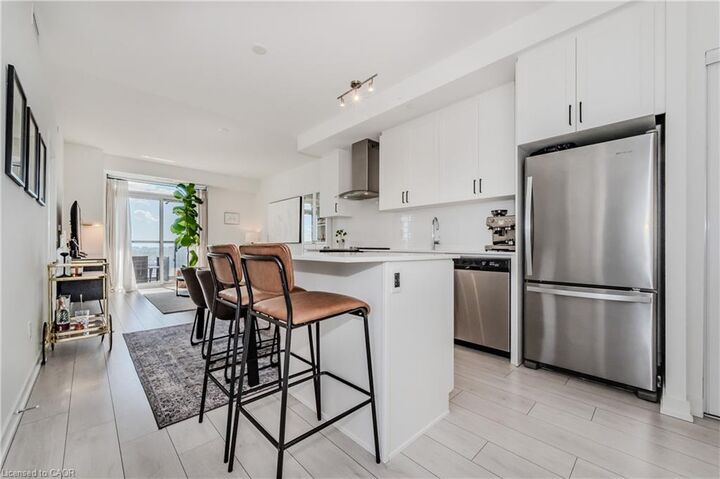 Property Photo:  55 Duke Street W 1803  ON N2H 0C9 