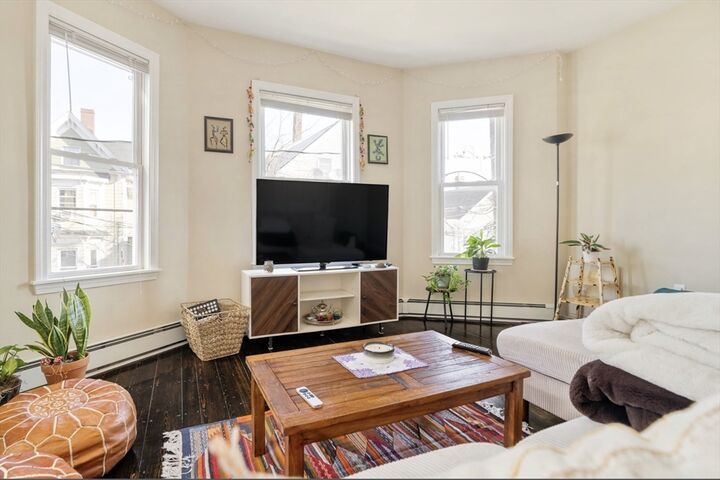 Property Photo:  5 Fountain Avenue 2  MA 02145 