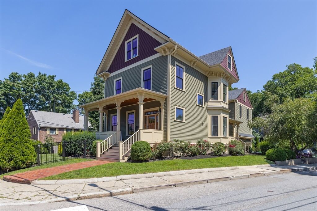 Property Photo:  160 Walnut St A  MA 02460 