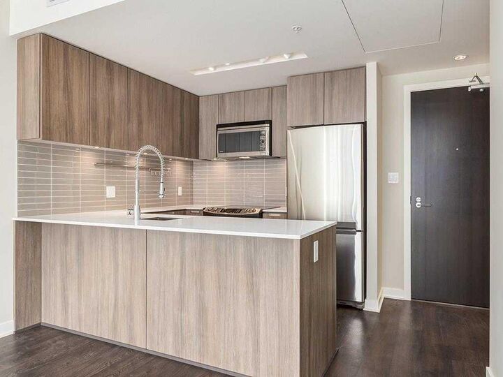 Property Photo: 626 14 Avenue SW 1009 AB T2R 0E2