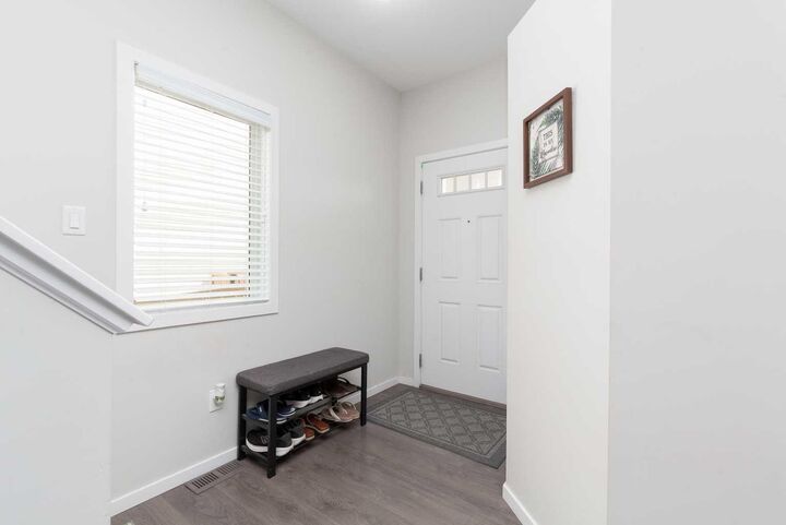 Property Photo:  417 Moonlight Way W  AB T1J 5M8 