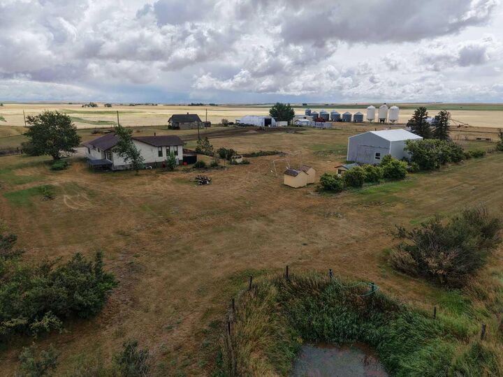 Property Photo: 1229 Twp Rd 174 AB T0J 1R0